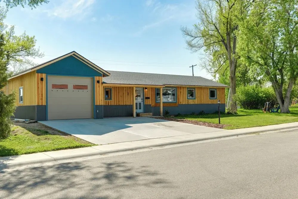 Family-friendly Lander Home Rental: Yard, Patio!