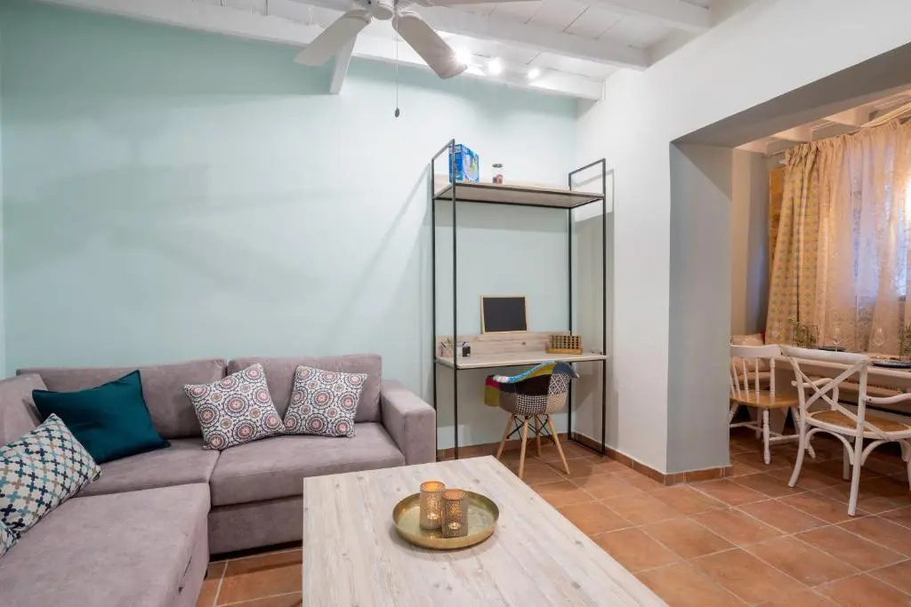 A33 Rhodes Old Town House