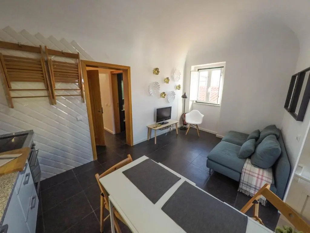 2 Bedrooms Cottage