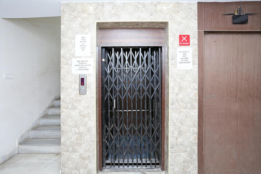 OYO 6651 Hotel Srujana Stay Inn