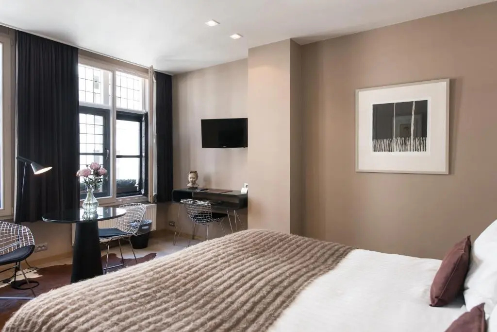 Comfort room