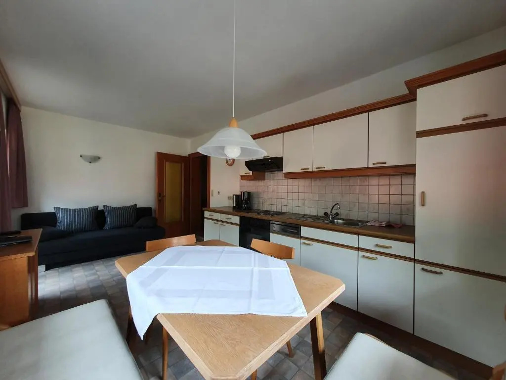 3 Bedrooms Apartment