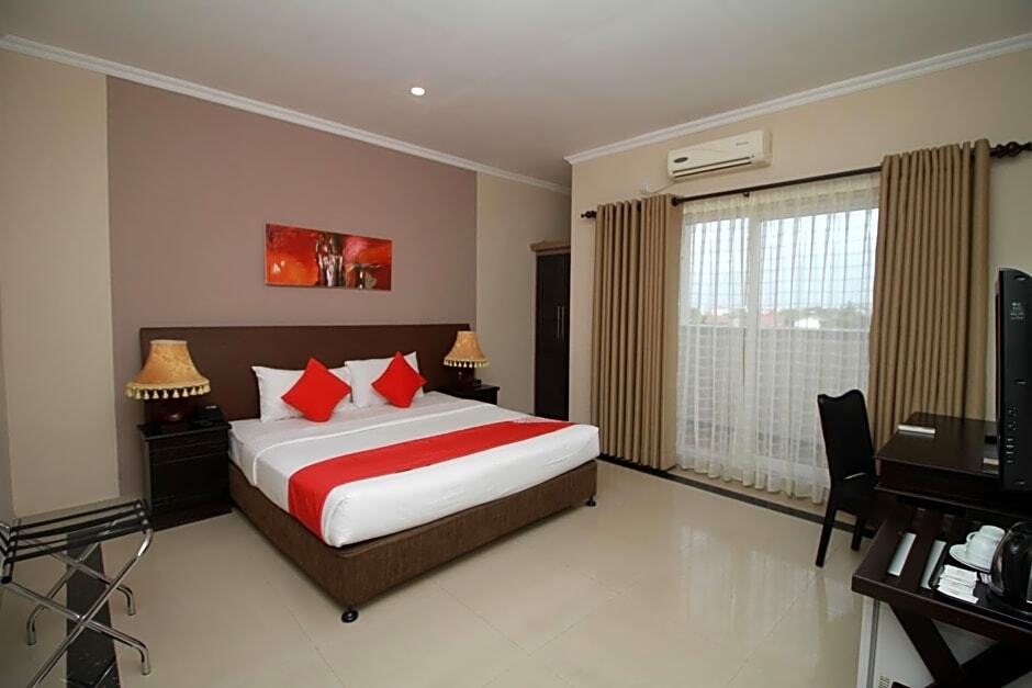 Choy's Waterfront Residence