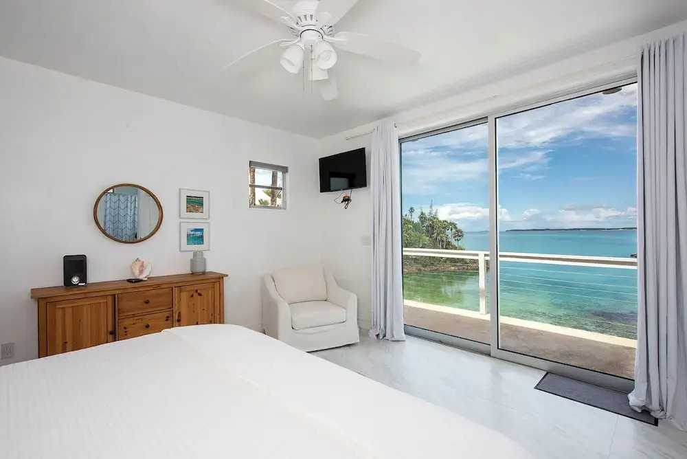 Modernized Beach House With Pool — фото 4