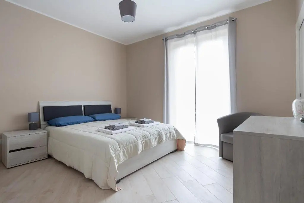 Standard Double room with balcony (full double bed)