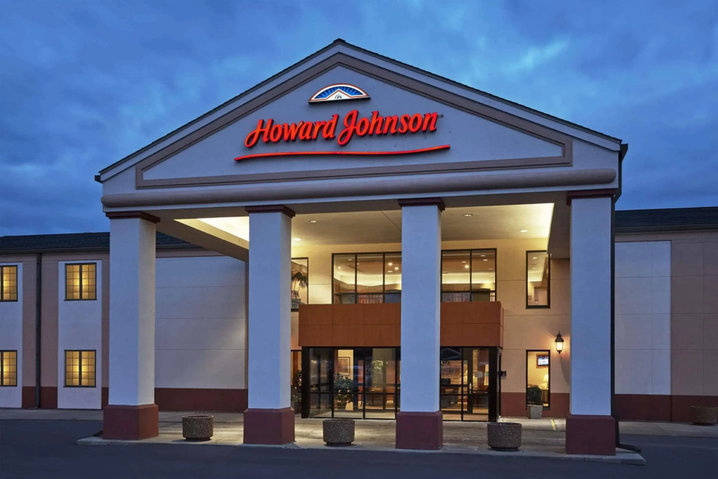 Howard Johnson Plaza Hotel by Wyndham Madison