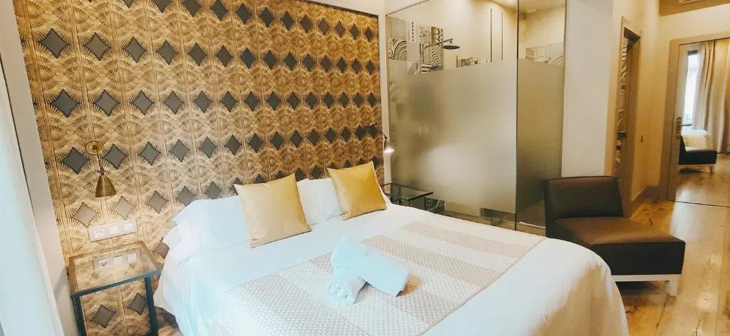Double room (full double bed)