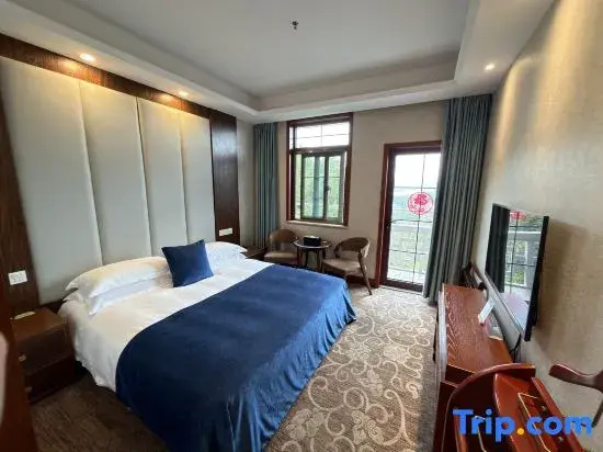 Standard Double room with balcony (full double bed)