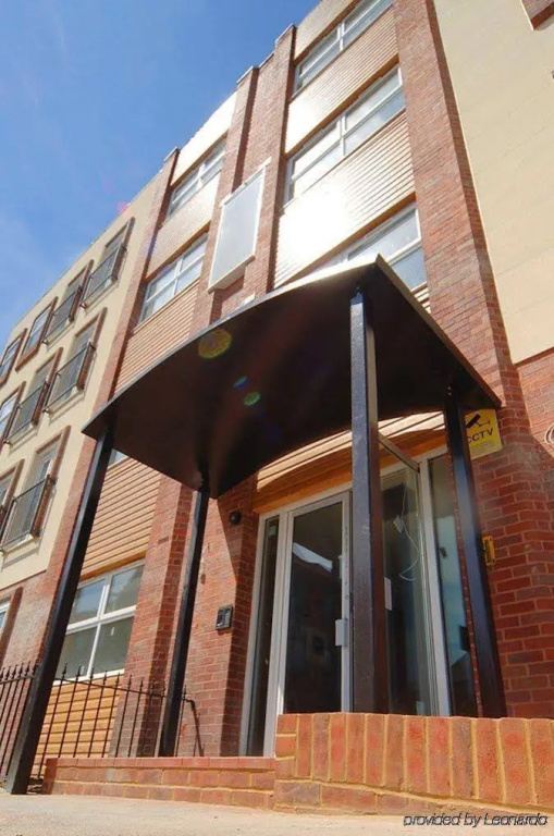 Max At Reading Number 18 Serviced Apartments