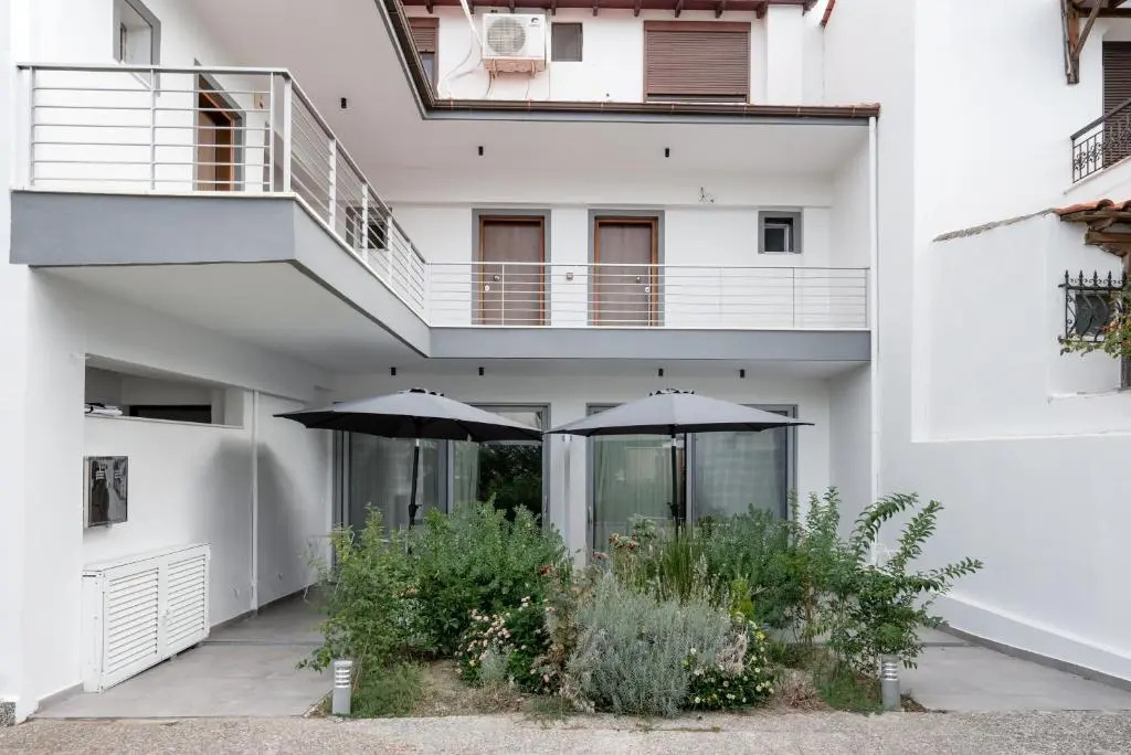 Studio with garden view
