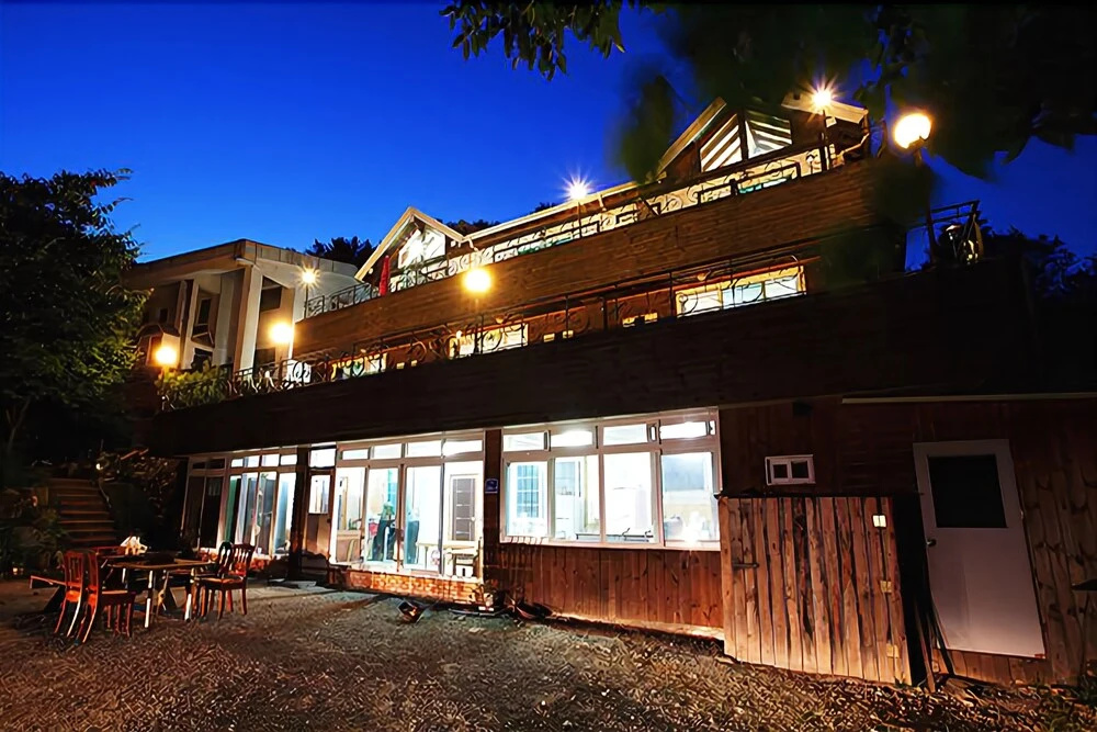 Nami Island Starry Glow Pension