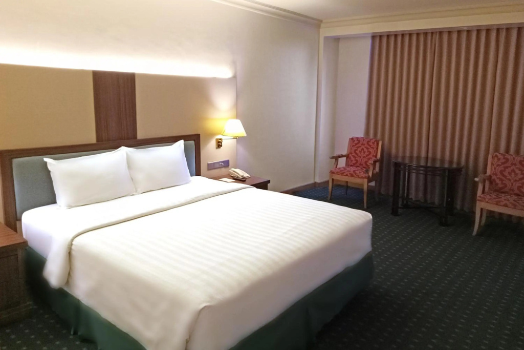 Tunjungan Hotel — 3
