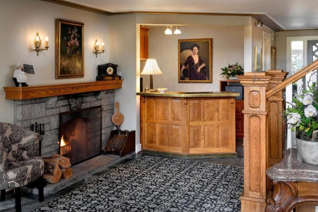 Abigail's Hotel — 2