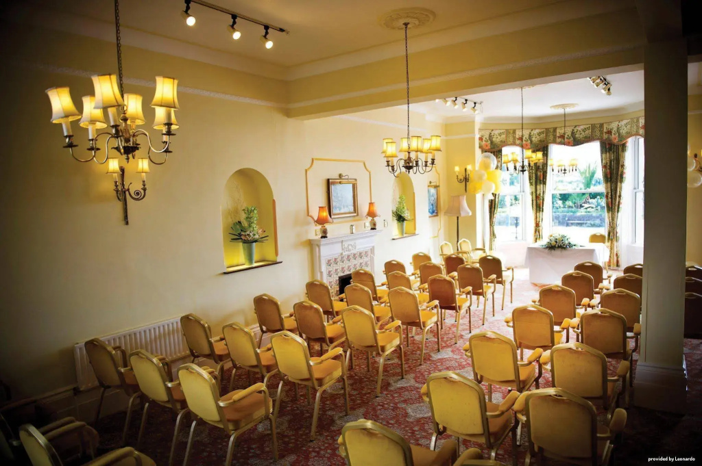 The Lansdowne, Eastbourne - Général