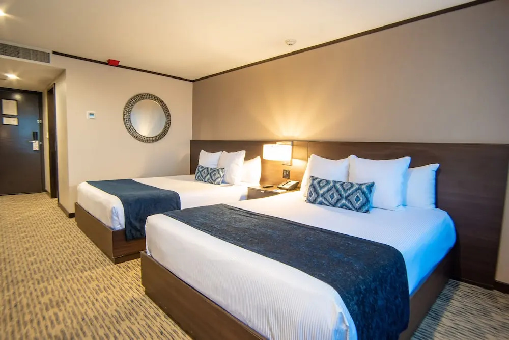 Grand Double Club room (full double bed)