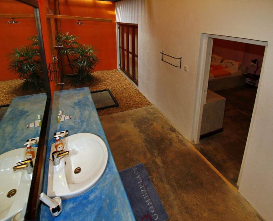 Gomez Place