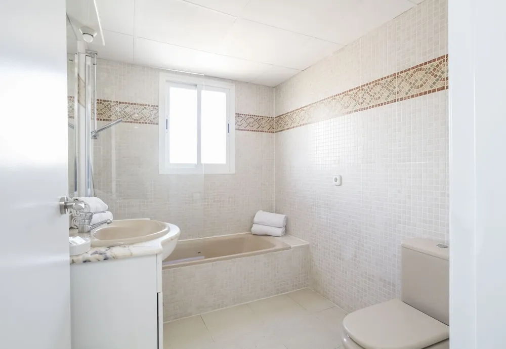 2 Bedrooms Apartment with balcony
