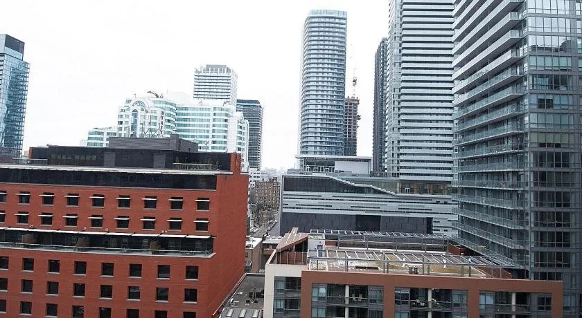Royal Stays Suites - Blue Jays Way