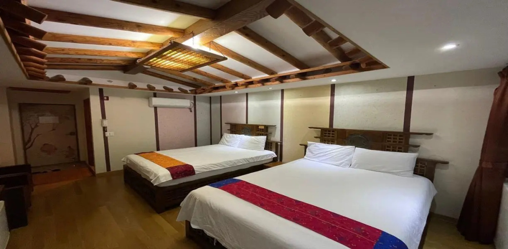 Deluxe Double room (twin beds)