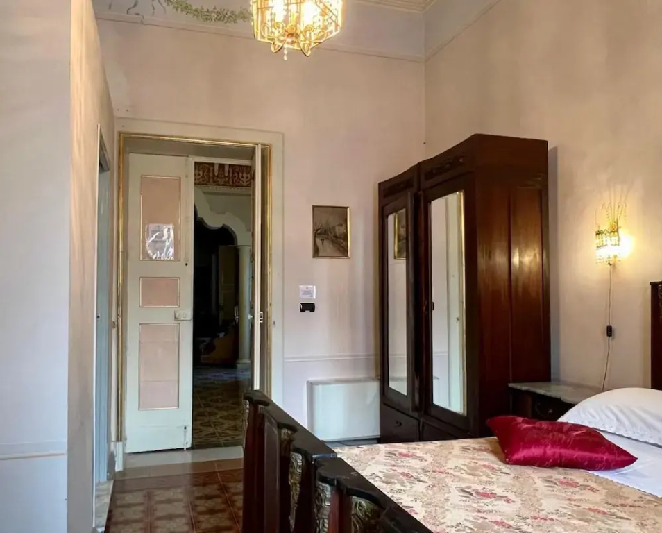 Classic Double room (full double bed)