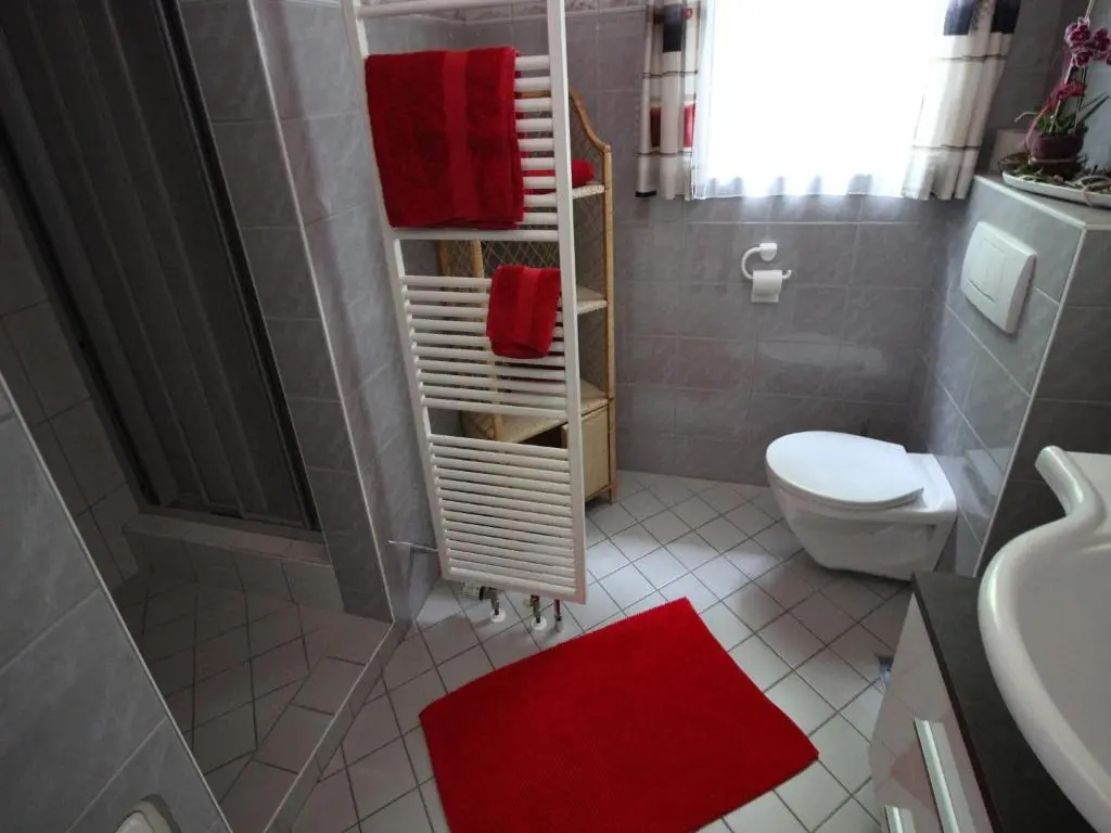 3 Bedrooms Apartment