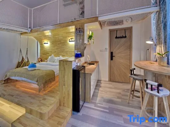 Double Family Apartment with river view (twin beds)
