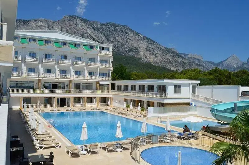 Hotel photo 12
