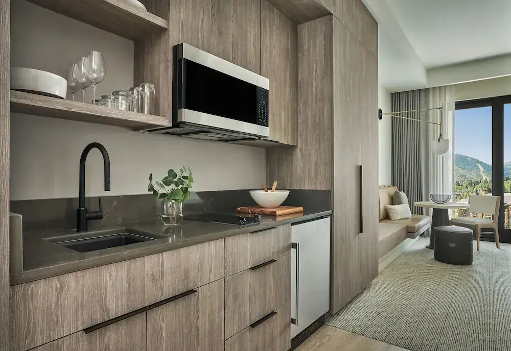 Double Suite with balcony (full double bed)