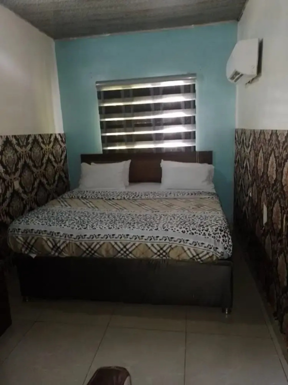 Executive Double room (full double bed)