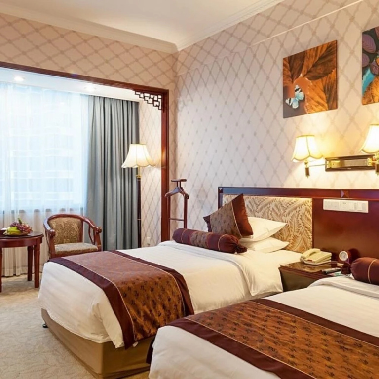 Xiamen Huaqiao Hotel, photo 3