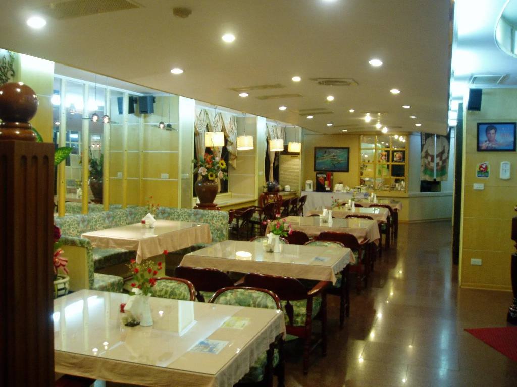 Famouse Hotel - Général