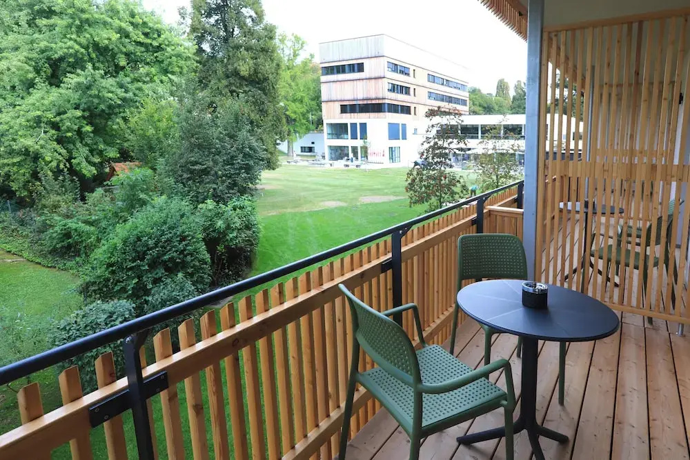 Deluxe Double room with balcony (full double bed)