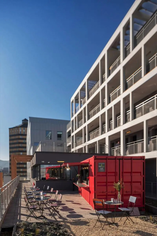 Eklo Hotels Clermont-Ferrand City center train station