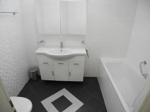Robinia 5 App 4000