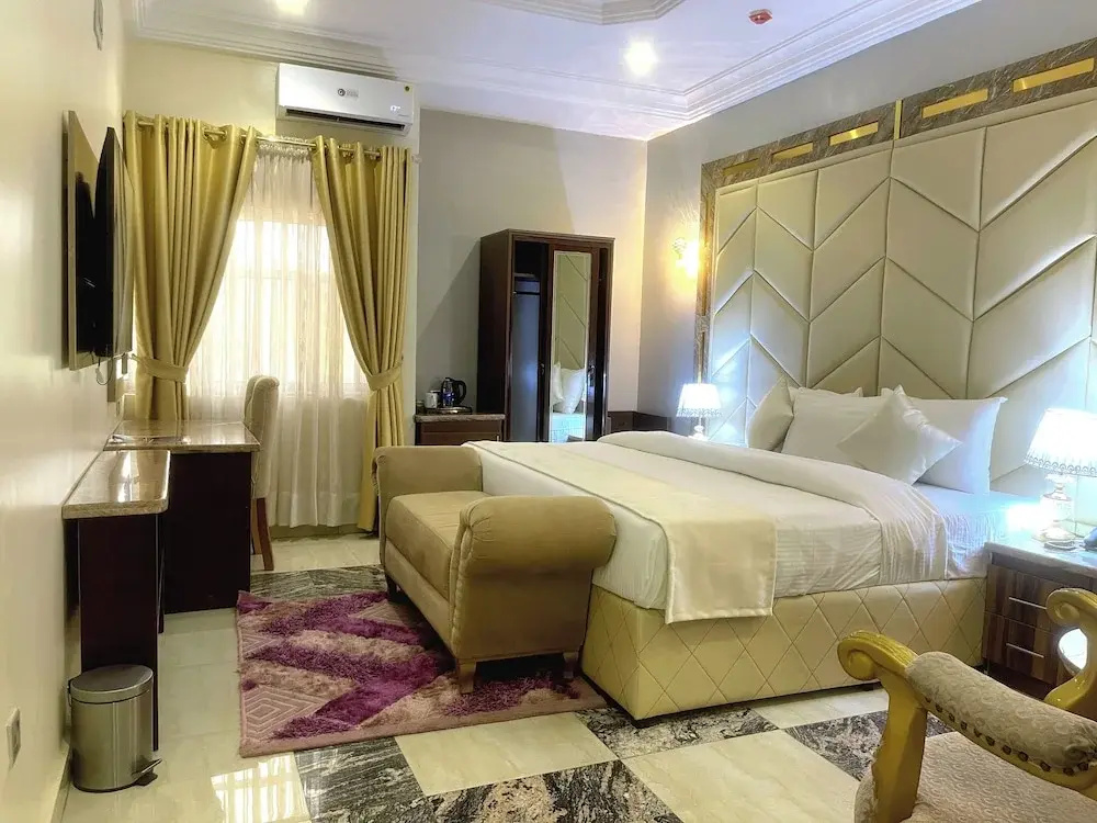 Royal room