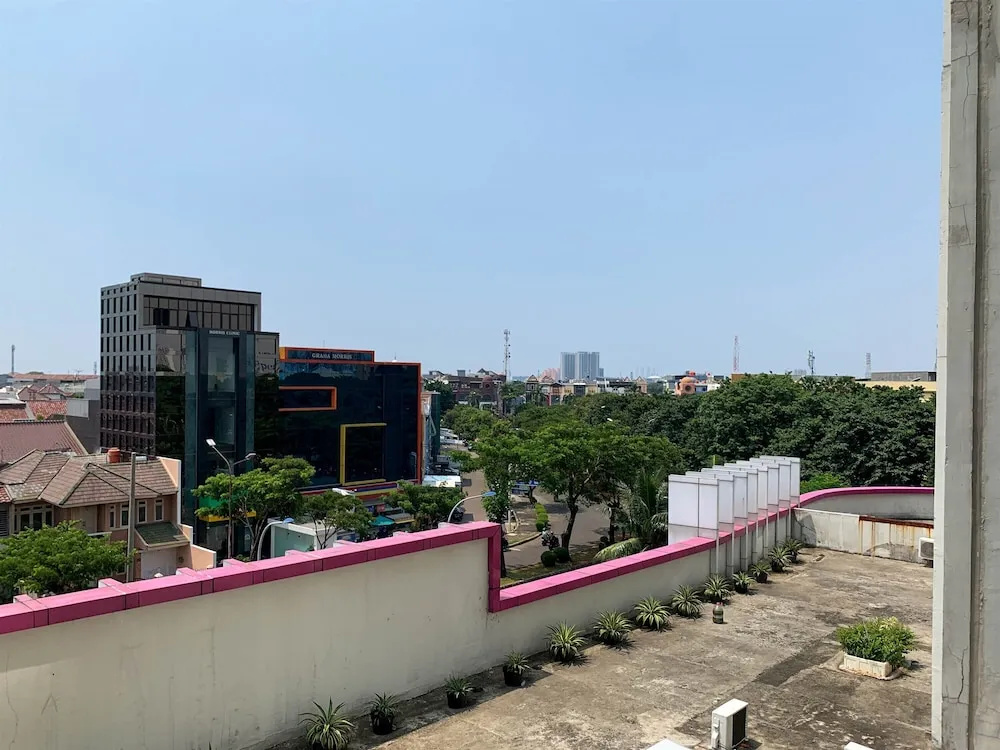 Comfort Studio At Sky Terrace Apartment