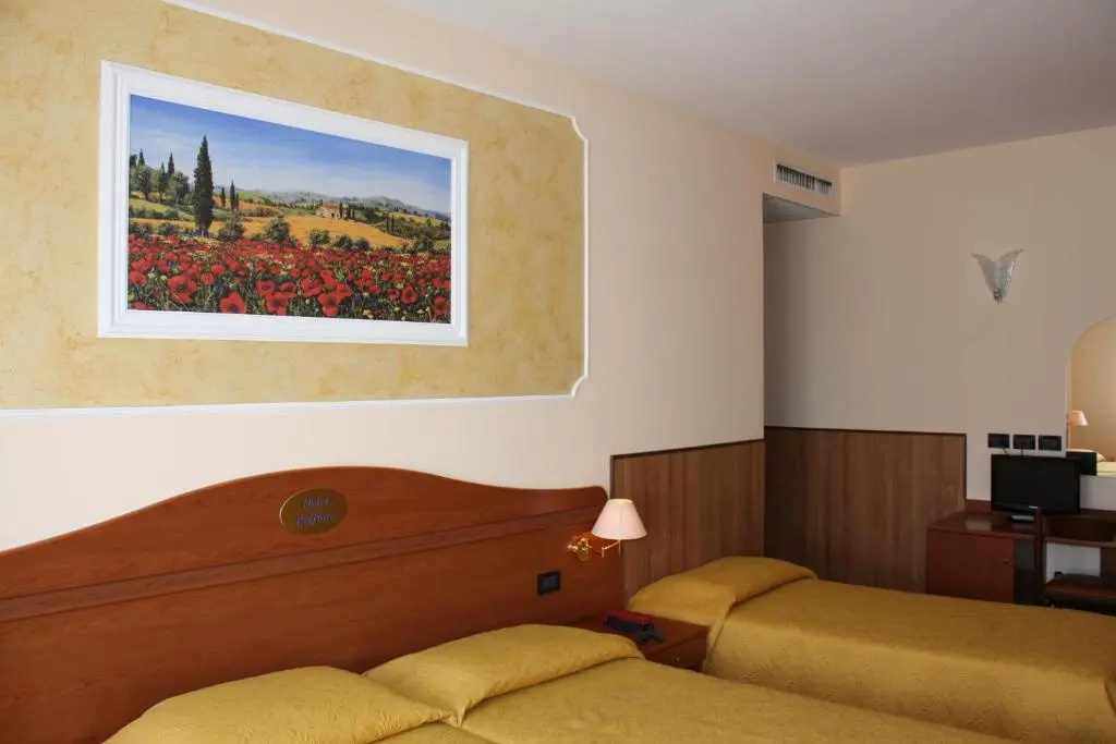 Standard Triple room