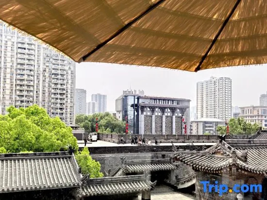 Liubai Garden Homestay (Xi'an Bell and Drum Tower Huimin Street Branch)