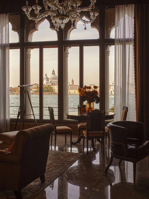 Dogaressa Double Suite (full double bed)
