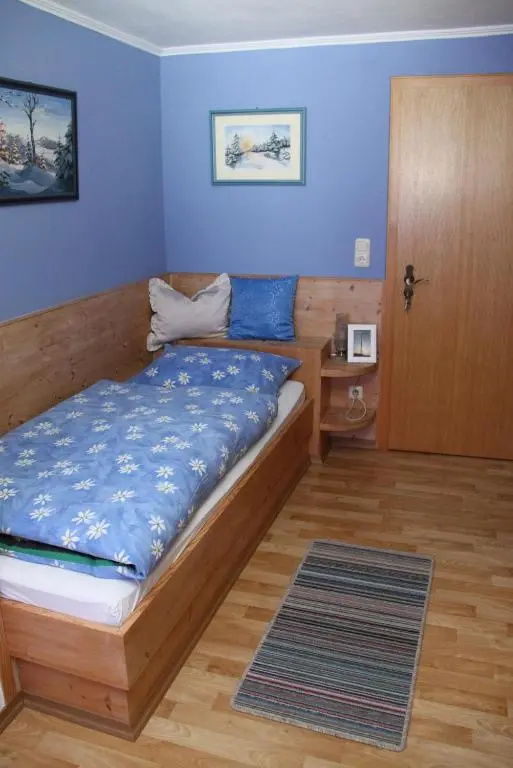 Economy room