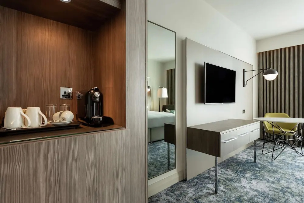 Double Suite with balcony (full double bed)