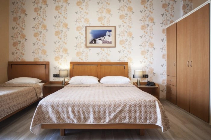 Standard Triple room with sea view