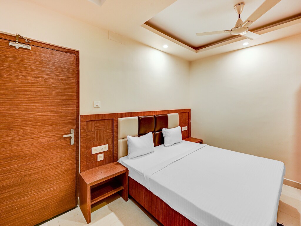 Номер Deluxe в Capital O 86823 Hotel Subhadarsan