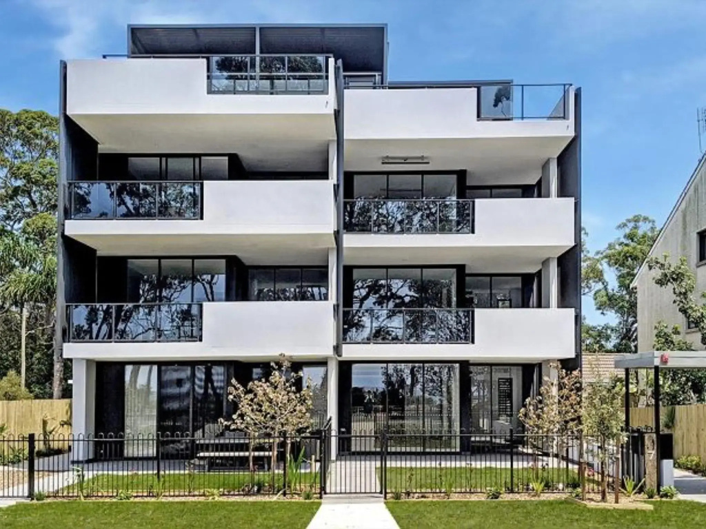 Luxury High End Unit Private Courtyard on Ground Level