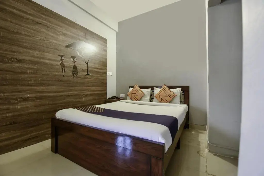 Gold Inn Palace by OYO Rooms