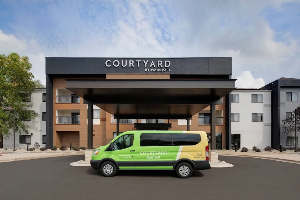 Courtyard Grand Rapids Airport