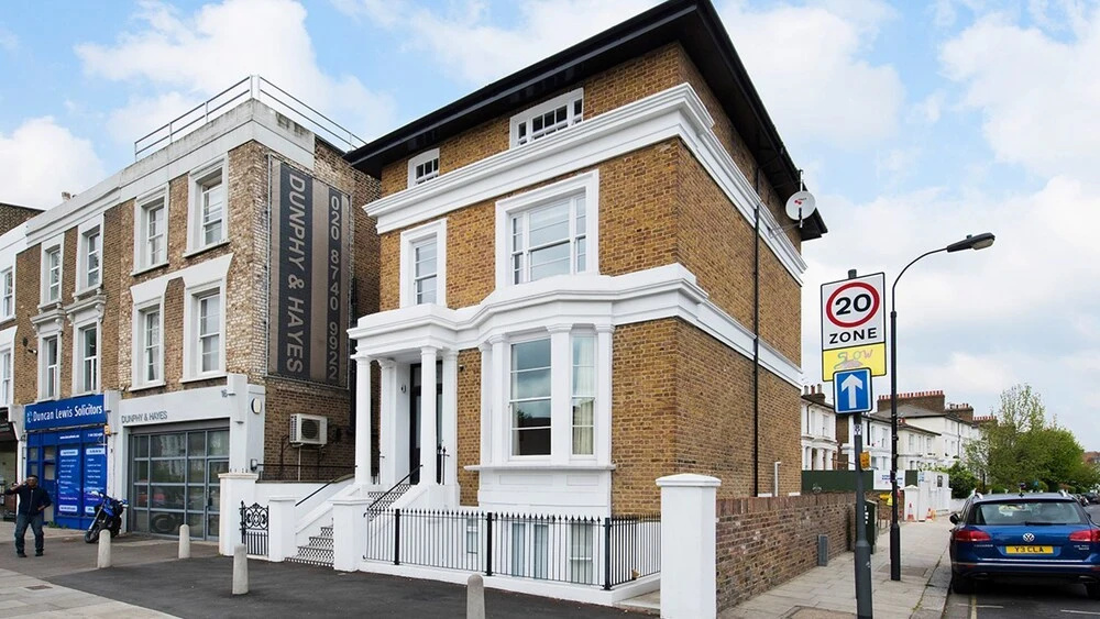 Bright 1BR flat in West London