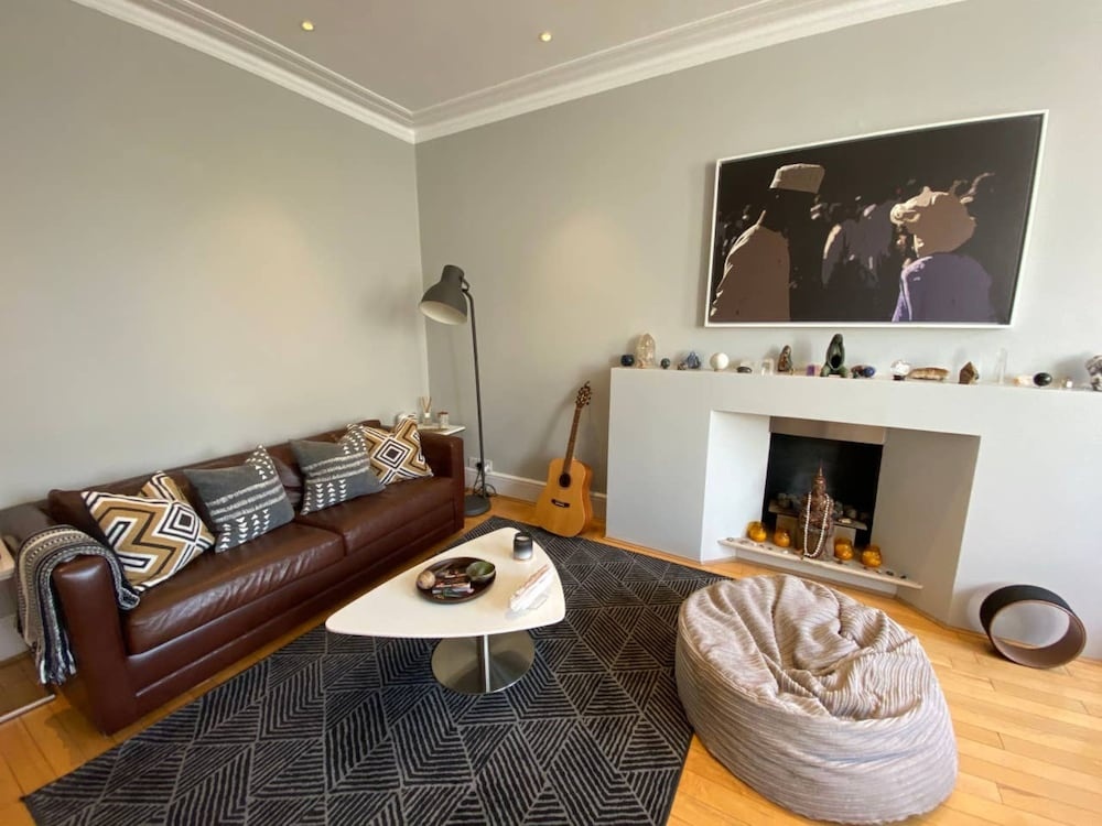 Beautiful 2 Bedroom Property in Earl's Court
