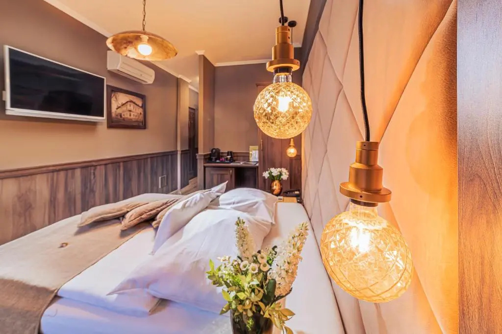 Komló Hotel Gyula - Chambres