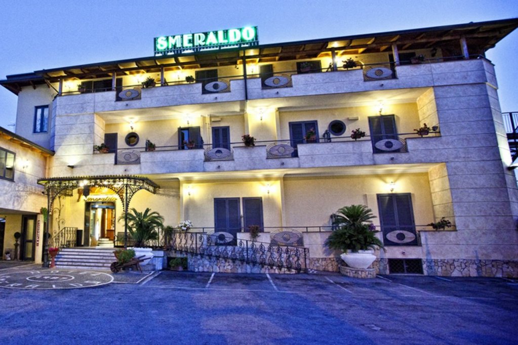 Hotel Smeraldo image